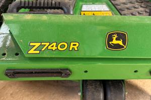 Trattore rasaerba  jhon deere z 740r raggio zero