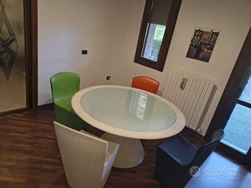 Tavolo SLIDE Ed design piano vetro + 4 Sedie Zoe