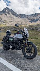 Moto Guzzi V7 IV 850 – Edizione Centenario (2021)