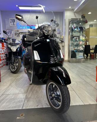 Piaggio Vespa 300 GTS hpe km 6000 eccellente stato