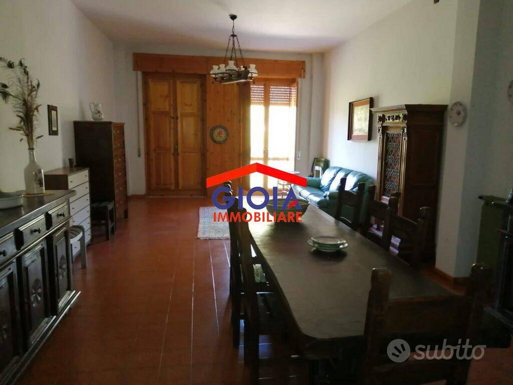 Rustico / Casale di 5240 m² con più di 5 locali e - Vista 2