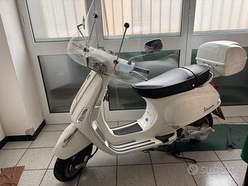 Vespa special 125 i.e.