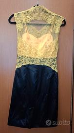 Abito nero elegante con fodera ocra