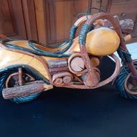 motocicletta in legno