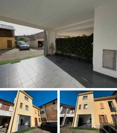 Terracielo ristrutturato con cortile e portico