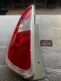 Fanale posteriore sx Skoda Roomster