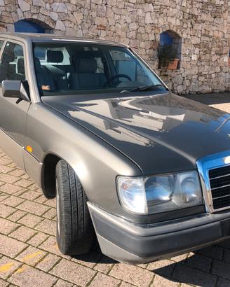 Mercedes W124 anni 1990