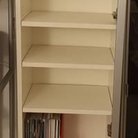 Libreria con sportello