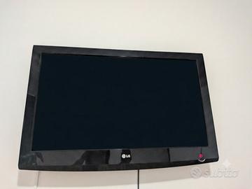 TV LG 42" LCD (Modello 42LG3000) con telecomando