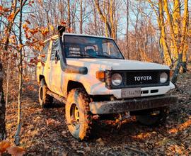 TOYOTA Land Cruiser bj 70