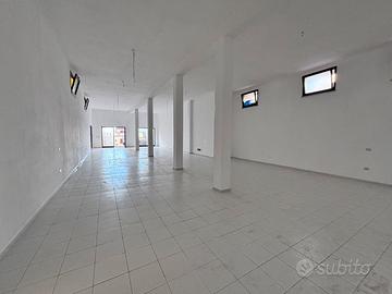Sanluri - Locale commerciale 200 mq con vetrine
