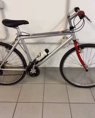 MOUNTAIN BIKE NUOVA