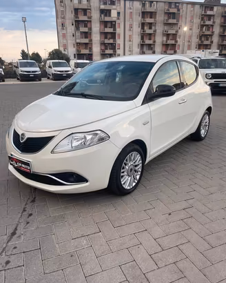 Lancia Ypsilon 1.2 69 CV Ecochic Platinum