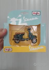 Vespa Piaggio PX150 Catalyzed 1:18