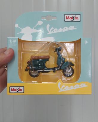 Vespa Piaggio PX150 Catalyzed 1:18