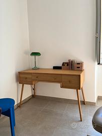 Scrivania in legno stile nordico con 3 cassetti
