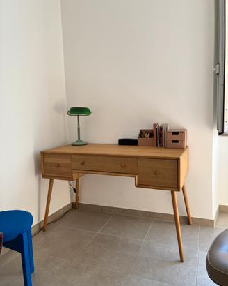 Scrivania in legno stile nordico con 3 cassetti