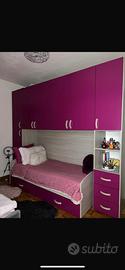 Cameretta completa con letto singolo e cassettiera