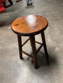 Sgabello in legno