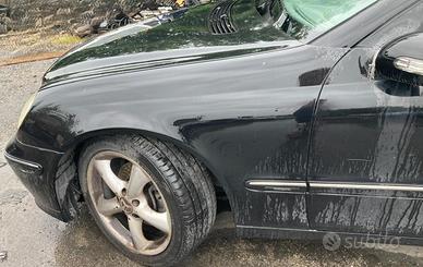 PARAFANGO ANTERIORE SINISTRO MERCEDES Classe C Ber