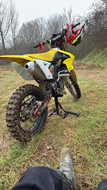SUZUKI RMZ 250 4T targato LEGGI LA DESCRIZIONE
