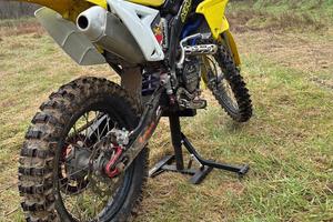 SUZUKI RMZ 250 4T targato LEGGI LA DESCRIZIONE