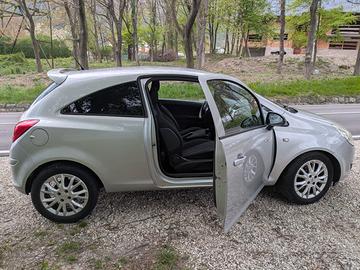Opel corsa 1200 3 porte per neopatentati