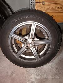 n. 4 cerchi in lega con gomme da neve