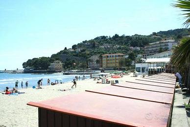Immobile di 2500 m² con più di 5 locali a Diano Ma