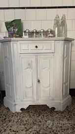 Credenzina da restaurare