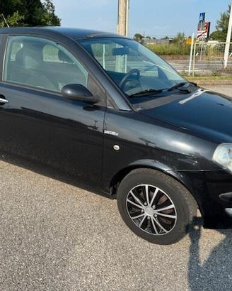 Lancia Ypsilon 1.2 16V Argento GPL benzina