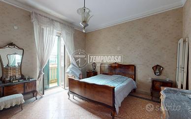 TRIVANI LIBERO - VIA CASTROMEDIANO!