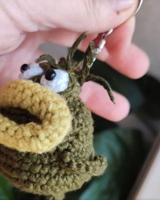 Portachiavi intrecciato a forma di volto