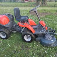 trattorino tagliaerba Husqvarna taglio frontale 