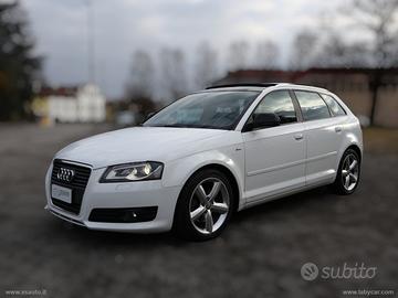 AUDI A3 SPB 2.0 TDI S tronic Attraction S-LINE