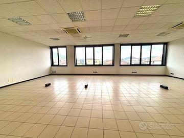 Immobile di 1000 m² a Albano Sant'Alessandro