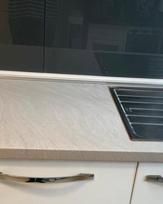 Top con lavabo e tavolo snack