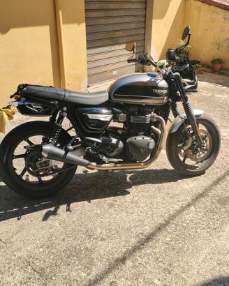 moto Triumph Speed twin 1200