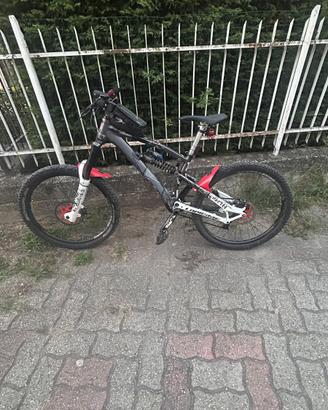 Bici Downhill LaPierre