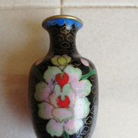 Vaso cloisonne cinese nero con fiori policromo vin