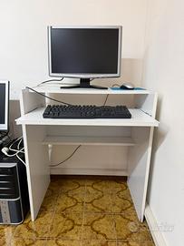 Postazione Computer in Legno – Ideale per Ufficio