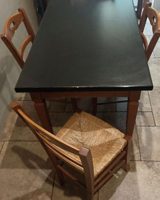 Tavolo da cucina con 4 sedie