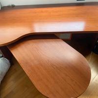 Scrivania con doppio ripiano