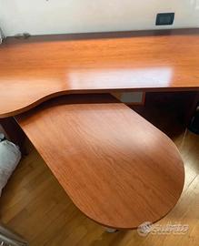 Scrivania con doppio ripiano