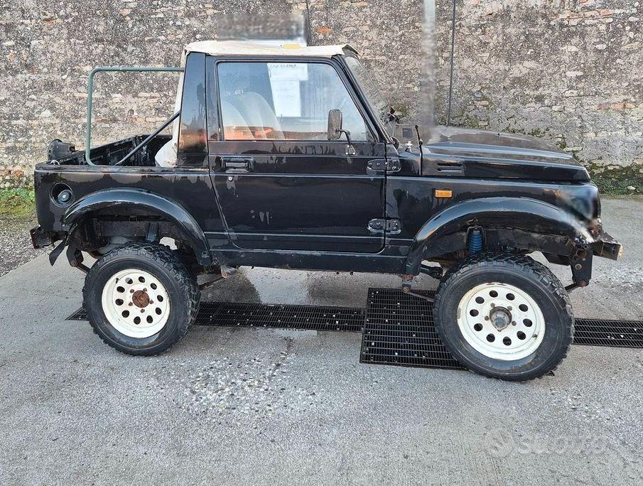 SUZUKI Samurai