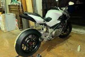MV Agusta Brutale 910 R