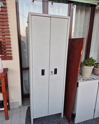 Mobile in metallo 