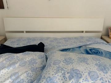 Camera da letto completa tranne armadio