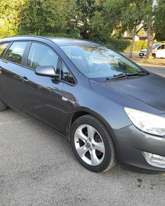 Opel Astra 1.7 110 CV SW anno 2012 serie j sport