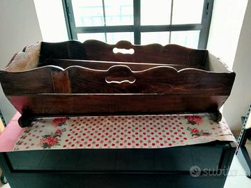 Culla d'epoca in legno massello di castagno 